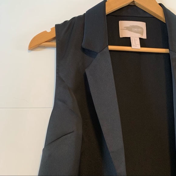 Forever 21 | Open Long Vest - Picture 2 of 14